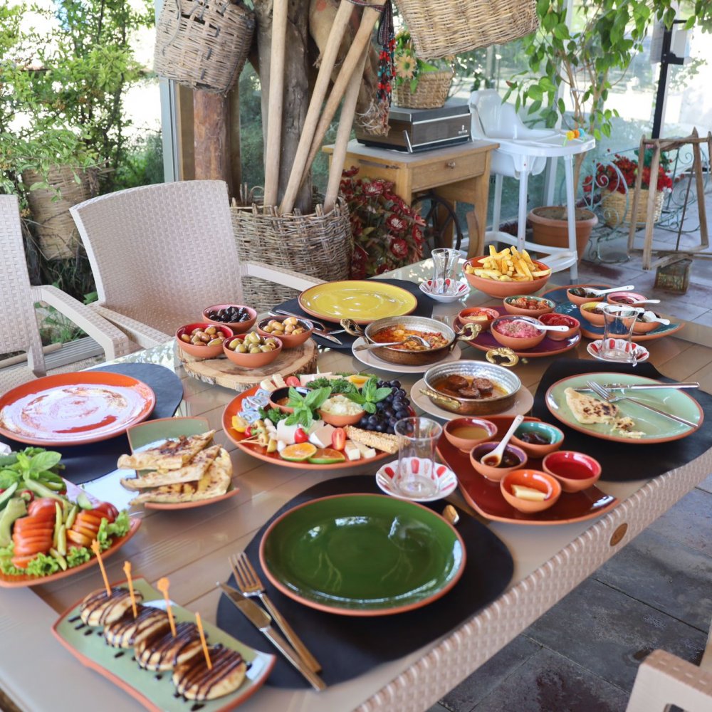 Avanos At Çiftliği 30 Çeşit Serpme Kahvaltı Ve 1 Saat At Turu