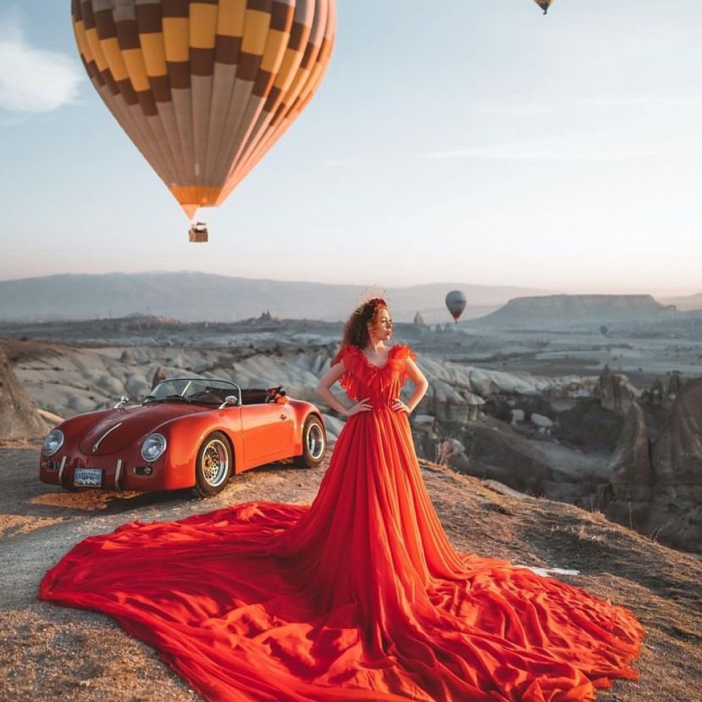 Kapadokya Kırmızı Porsche İle Fotoğraf Çekimi