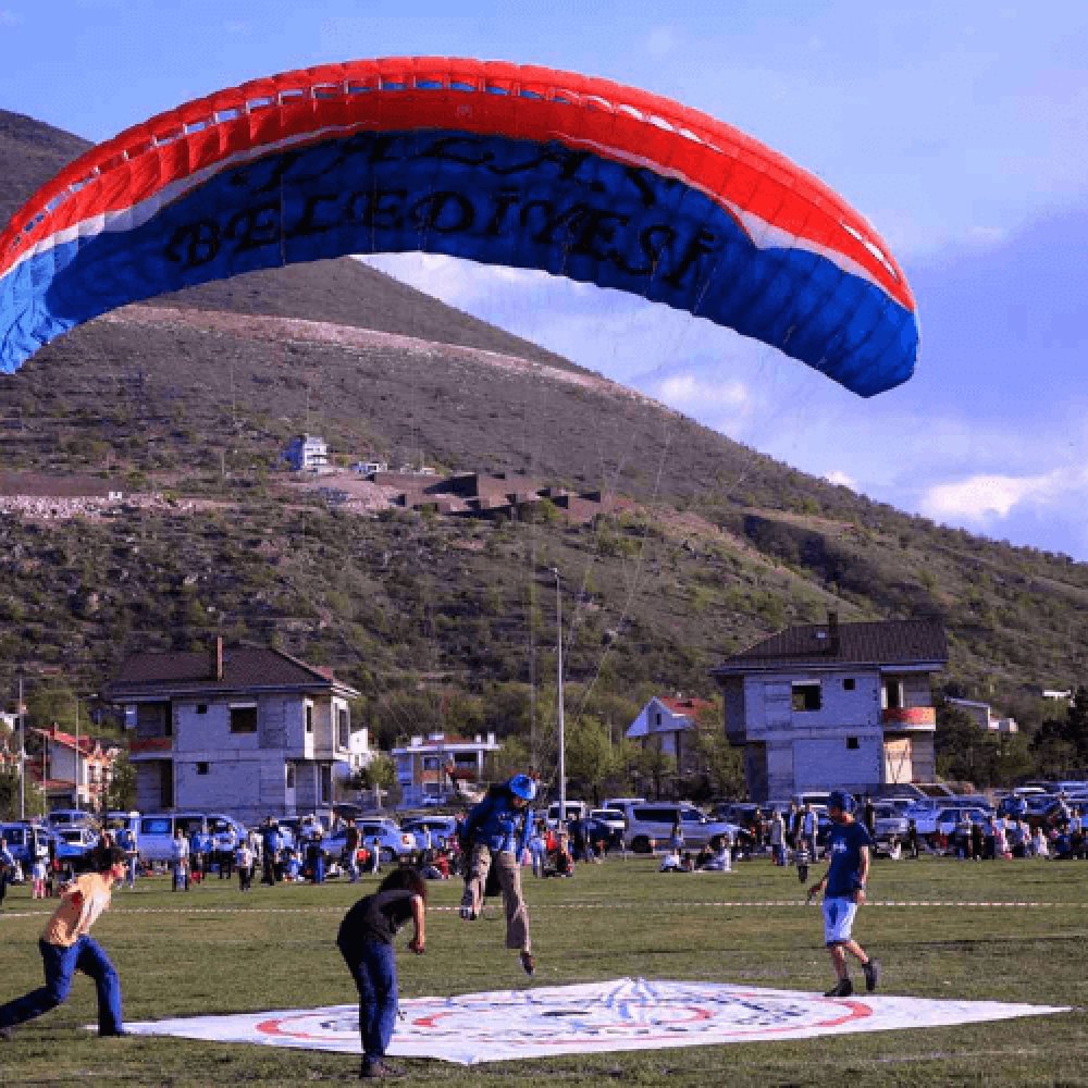 Kayseri ( Ali Dağı ) Yamaç Paraşütü