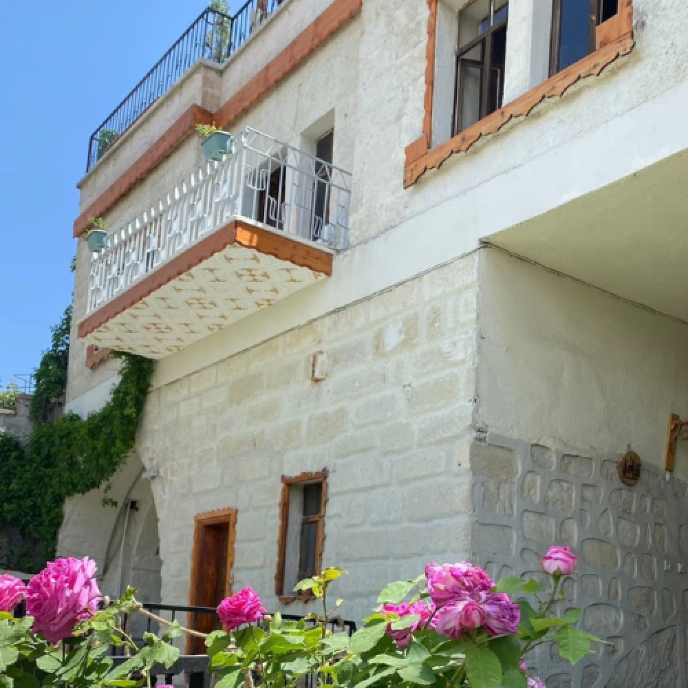 Unicorn Cave Hotel