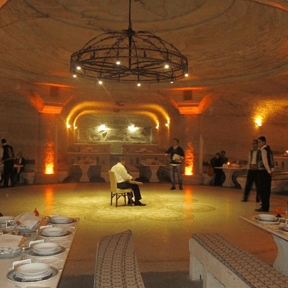 Uranos Sarıkaya Restaurant Ve Türk Gecesi