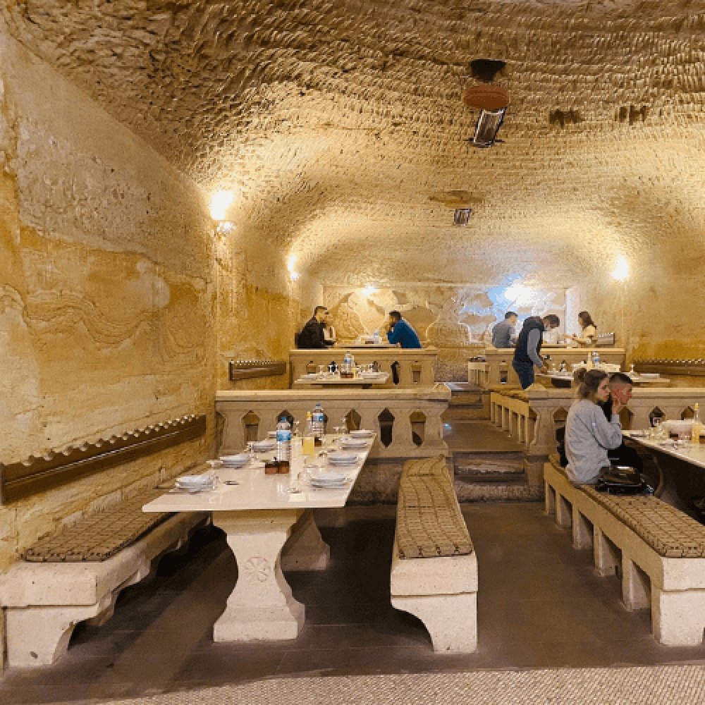 Uranos Sarıkaya Restaurant Ve Türk Gecesi