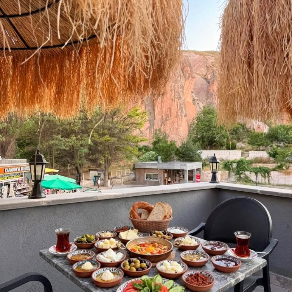 Ürgüp Serpme Kahvaltı Zelve Açık Hava Müzesi