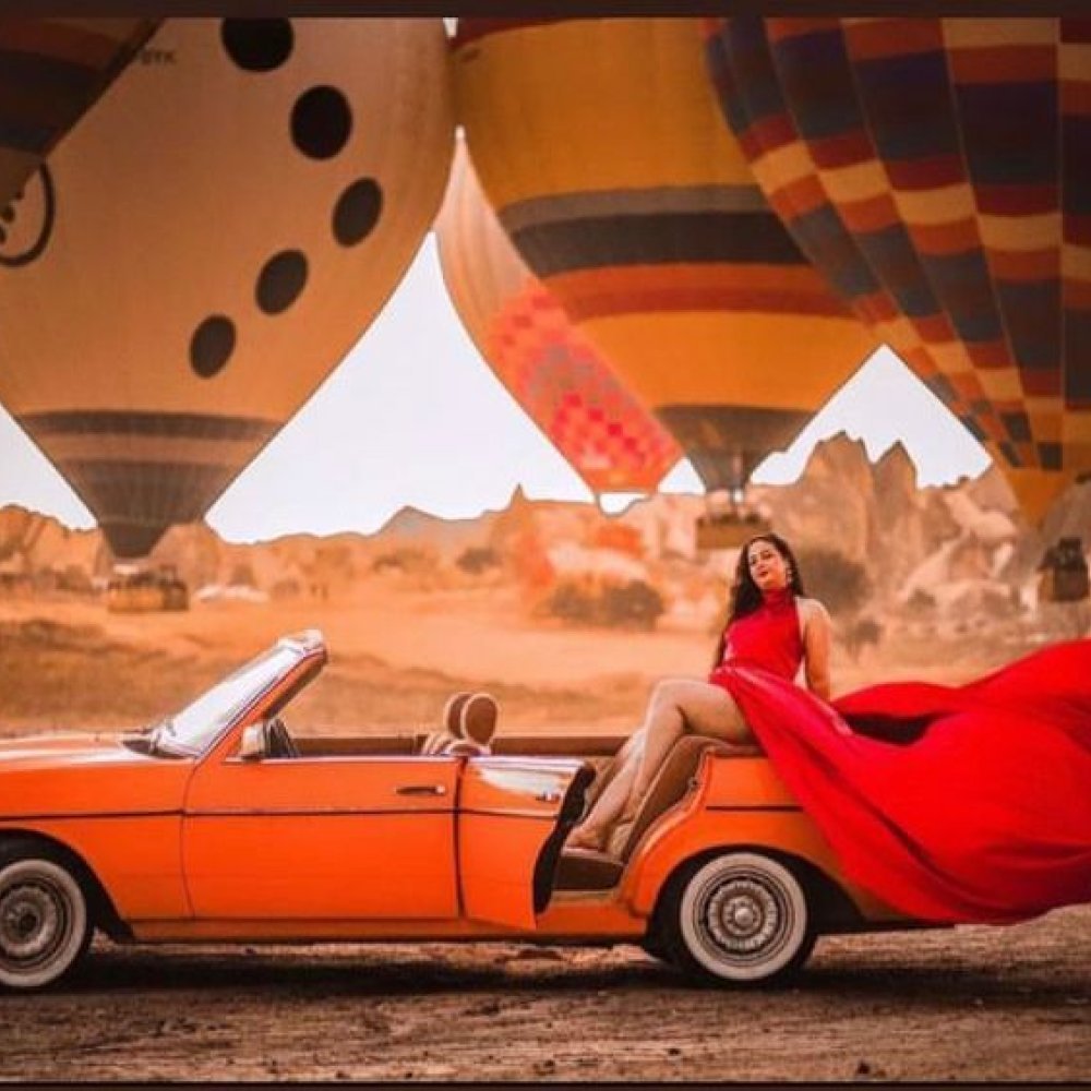 卡帕多奇亚橙色经典老爷车摄影体验