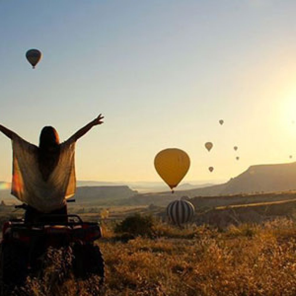 卡帕多奇亚热气球日出两小时 Atv 四轮摩托之旅
