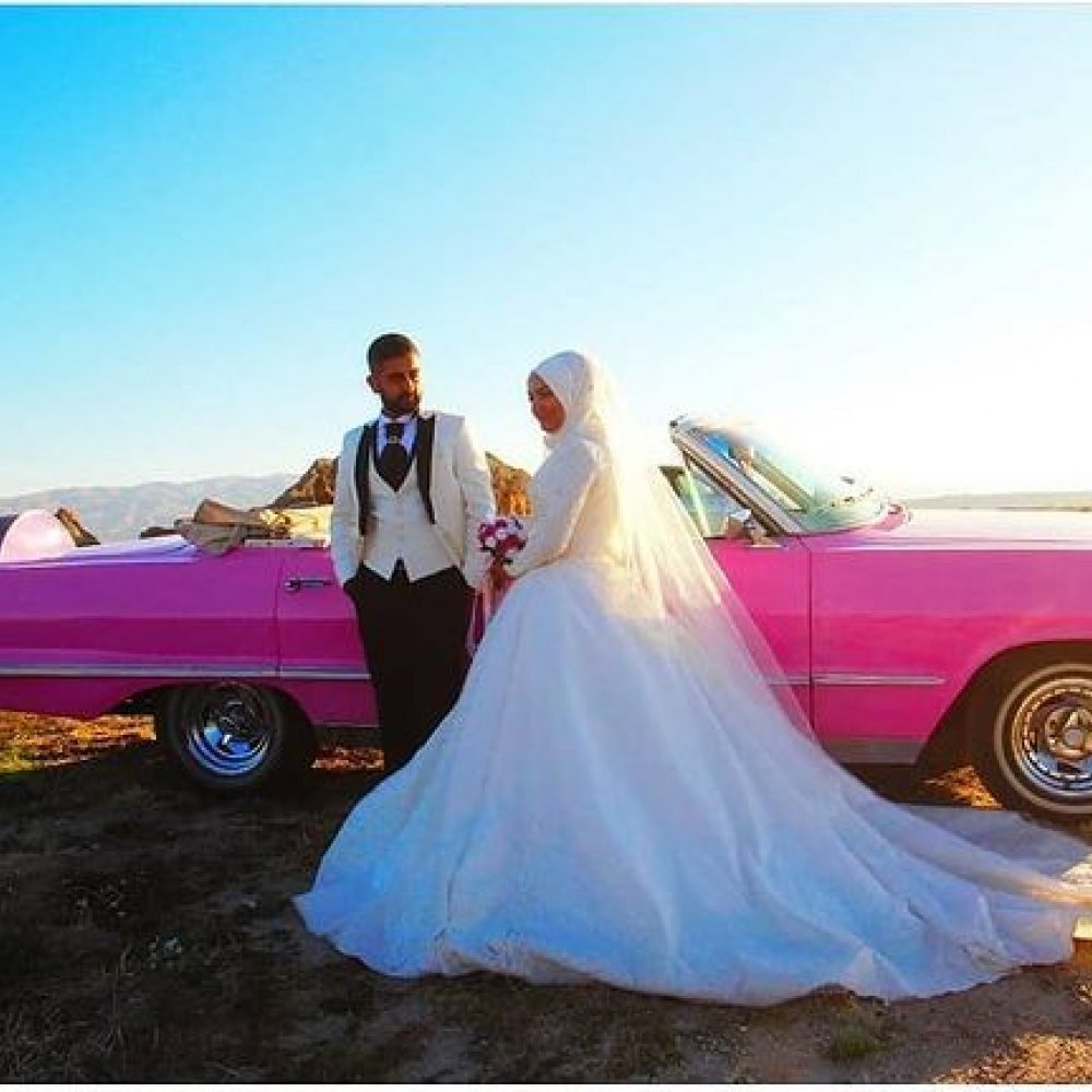 卡帕多奇亚粉色经典老爷车摄影体验