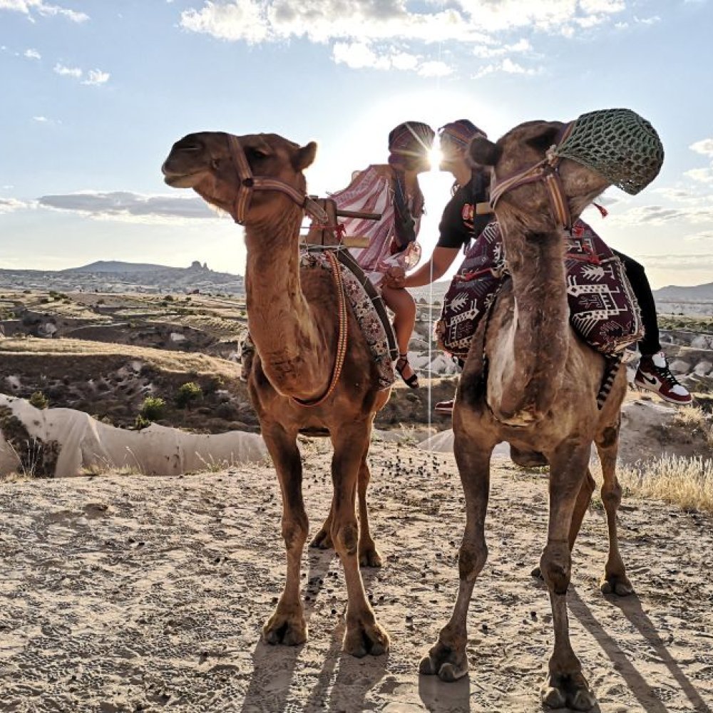 卡帕多奇亚骆驼之旅 日出热气球相伴 1 小时 30 分钟