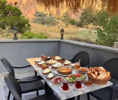 Avanos'ta Kahvaltı Yapılacak Yerler Zelve Müzesi Terası