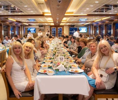 İstanbul Boğazında Akşam Yemeği Ve Türk Gecesi