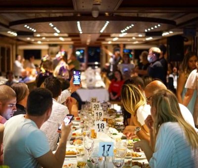 İstanbul Boğazında Akşam Yemeği Ve Türk Gecesi