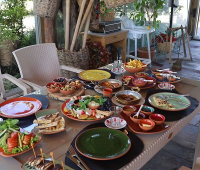 Kapadokya 30 Çeşit Serpme Kahvaltı At Çiftliği