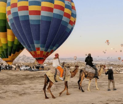 Kapadokya Deve Turu Gün Doğumu Balonlarla 1 Saat 30 Dakika