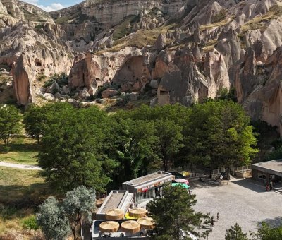 Kapadokya Kahvaltı Tavsiye Zelve Terası Serpme Kahvaltı