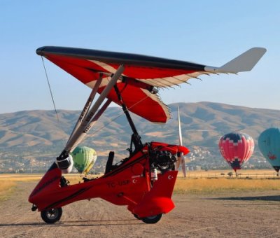 Kapadokya Microlight Turu Gün Doğumu Balonlarla