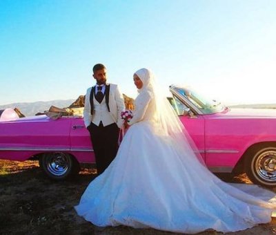 卡帕多奇亚粉色经典老爷车摄影体验