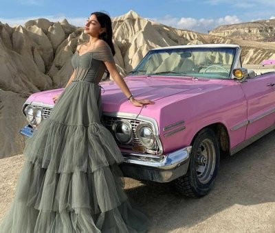 卡帕多奇亚粉色经典老爷车摄影体验