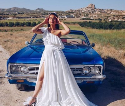 卡帕多奇亚蓝色经典老爷车摄影体验