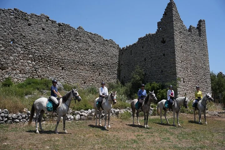 2 Hours Shared Horse Riding in Kemer Antalya All Level Riders