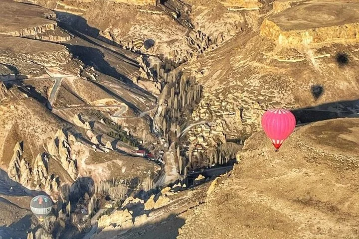 Cappadocia Hot Air Balloon 1 of 4 Valleys
