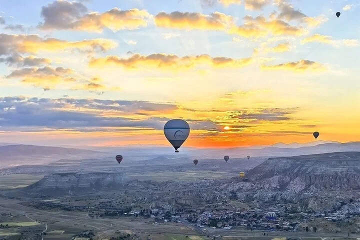 Cappadocia Hot Air Balloon Flight / Over Goreme & FairyChimneys