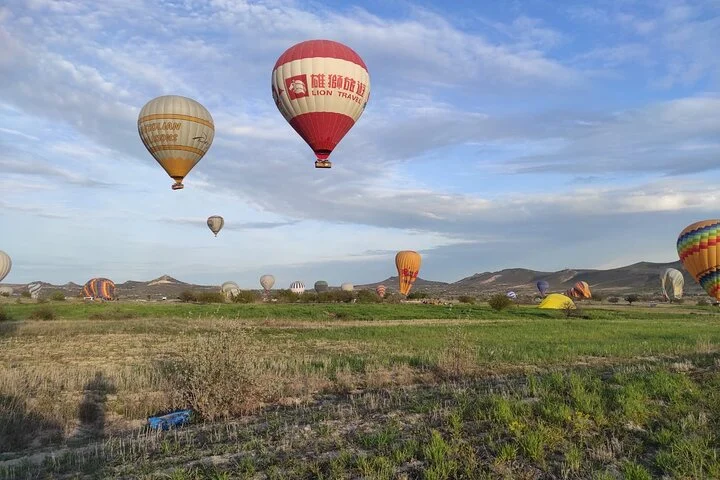 Cappadocia Hot Air Balloon Flight / Over Goreme & FairyChimneys