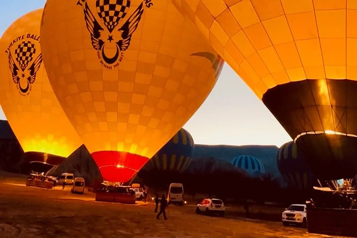 Cappadocia Hot Air Balloon with Pickup, Breakfast & Champagne