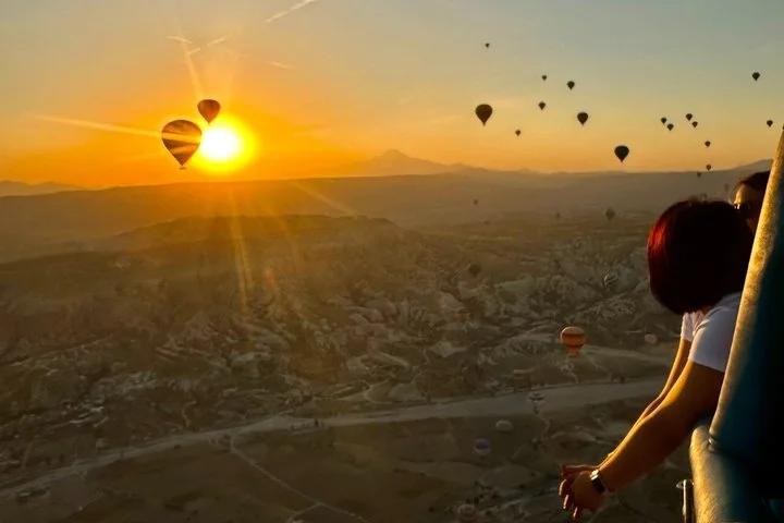 Cappadocia Hot Air Balloon with Pickup, Breakfast & Champagne