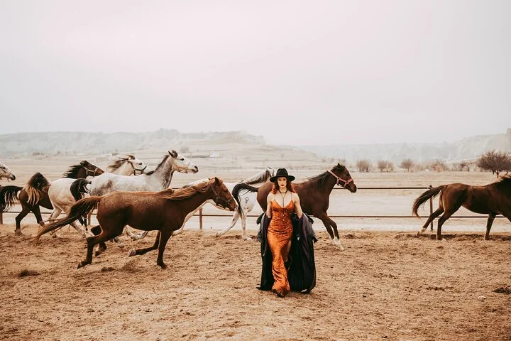 Cappadocia Photoshoot with Flying Dress & Instagram Reels