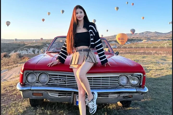 Cappadocia Professional Photo Session with Retro Car or Horses