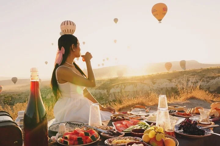 Cappadocia Sunrise Breakfast With Hot Air Balloons
