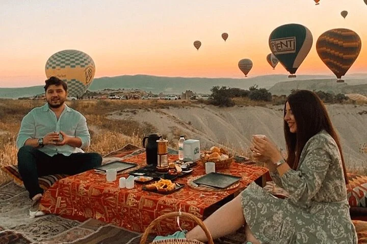 Cappadocia Sunrise Breakfast With Hot Air Balloons