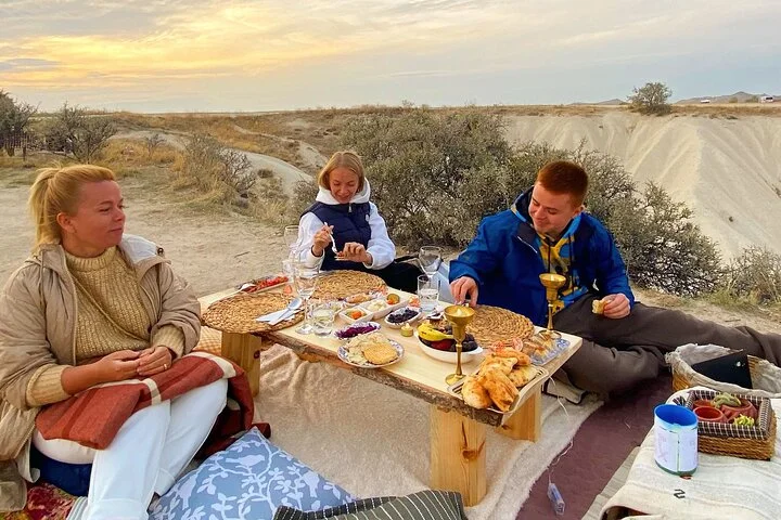 Cappadocia Sunrise Breakfast With Hot Air Balloons