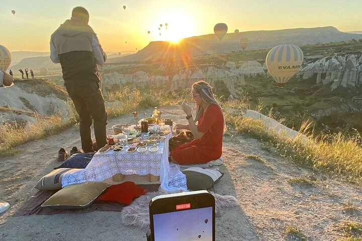Cappadocia Sunrise Breakfast With Hot Air Balloons