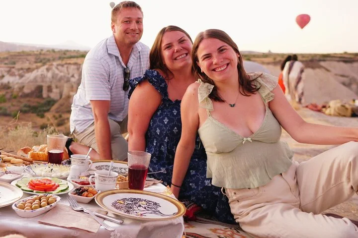 Cappadocia Sunrise Breakfast With Hot Air Balloons