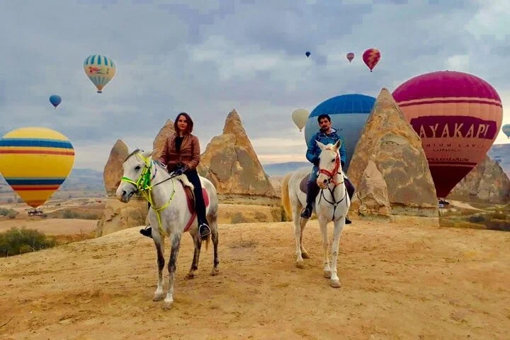 Cappadocia Sunrise Hot Air Balloon Watching Tour