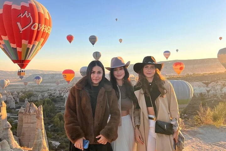 Cappadocia Sunrise Hot Air Balloon Watching Tour With Audio Guide