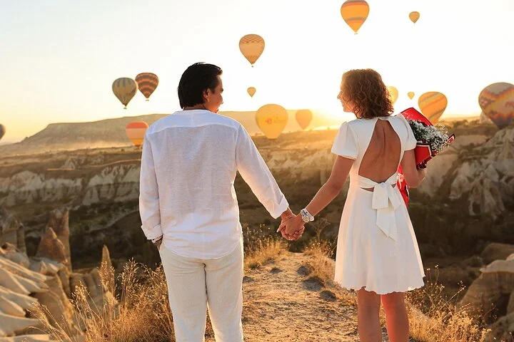 Cappadocia Sunrise Photo Shoot with Hotel Pickup