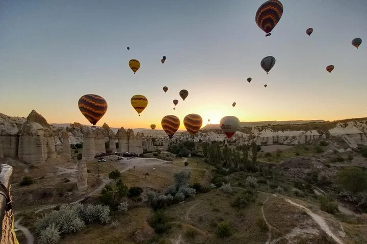 Cappadocia:Sunrise Hoot Air Ballon Over Göreme Valley