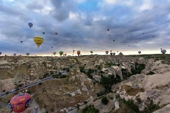 Cappadocia:Sunrise Hoot Air Ballon Over Göreme Valley