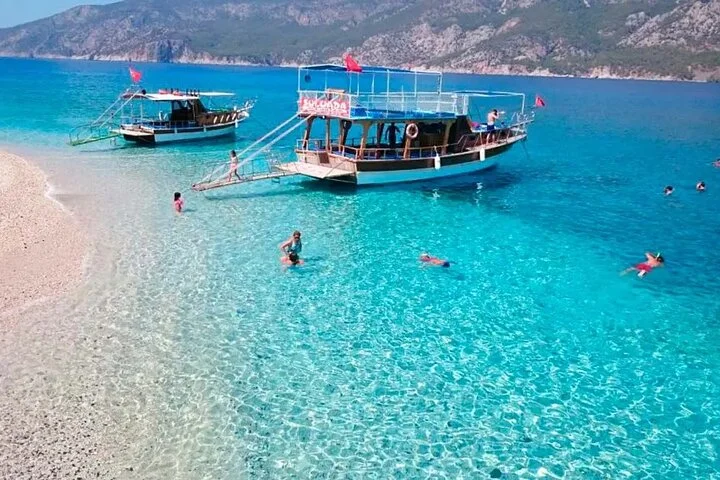 Day Tour to Suluada by Boat