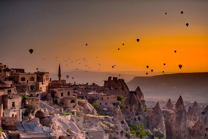 Deal Package : Cappadocia Full-day Red Tour & Hot Air Balloon Ride