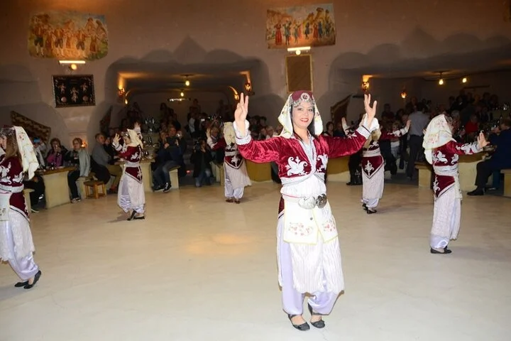 Dinner with traditional dance shows in cave restaurants