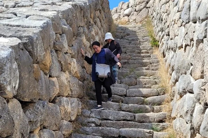 Hattusa Tour from Cappadocia (2 days) 赤い河のほとり