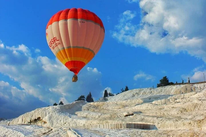 Hot Air Balloon Experience in Pamukkale with Breakfast & Transfer
