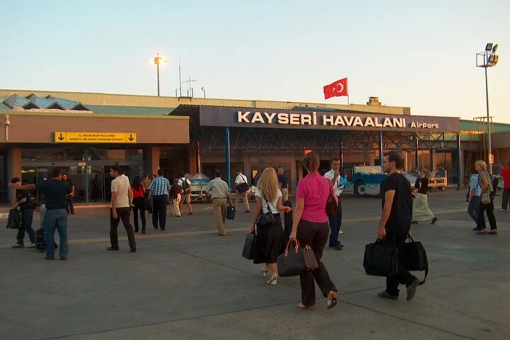 Kayseri Airport: Shared Transfer to Cappadocia Hotel