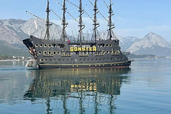 Kemer : Pirate Party Boat Trip w / Lunch & Soft Drinks & Transfer