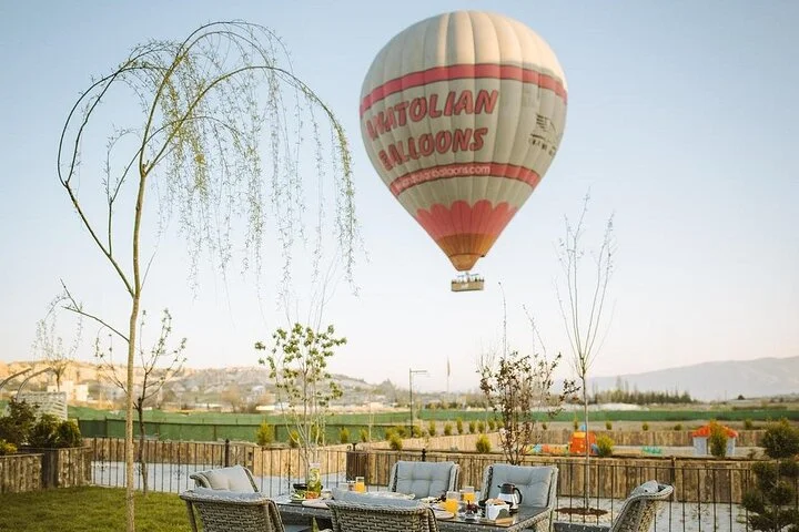 Luxury Cappadocia Sunrise Breakfast Experience