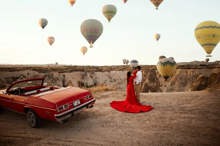 Photoshoot with Balloons in Cappadocia