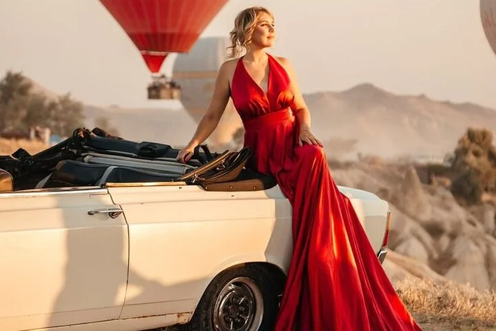 Private Classic Car Tour in Cappadocia with Balloon View
