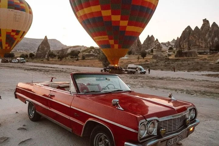 Private Classic Car Tour in Cappadocia with Balloon View
